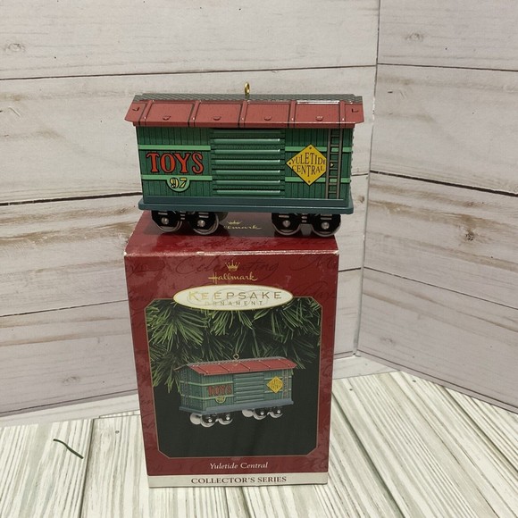 Hallmark Keepsake Yuletide Central Train- Pressed Tin #2 #3 #4 #5 - Picture 10 of 16